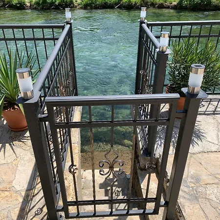 Sokograd Royal アパート Šipovo